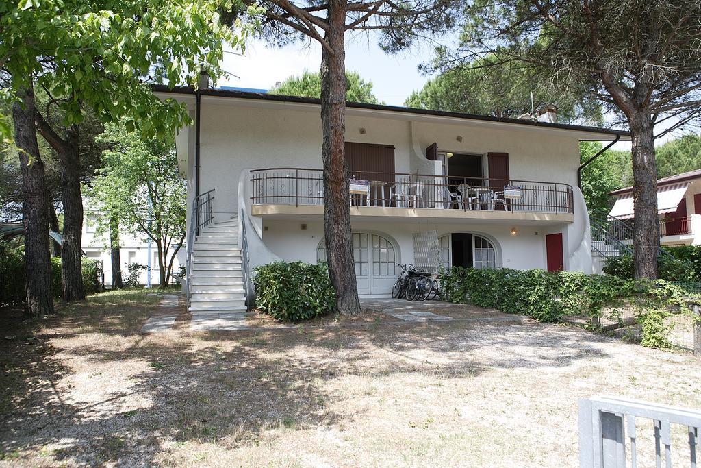 Ba - Villa Stella - 3 Apartments- Lignano Sabbiadoro Exterior foto